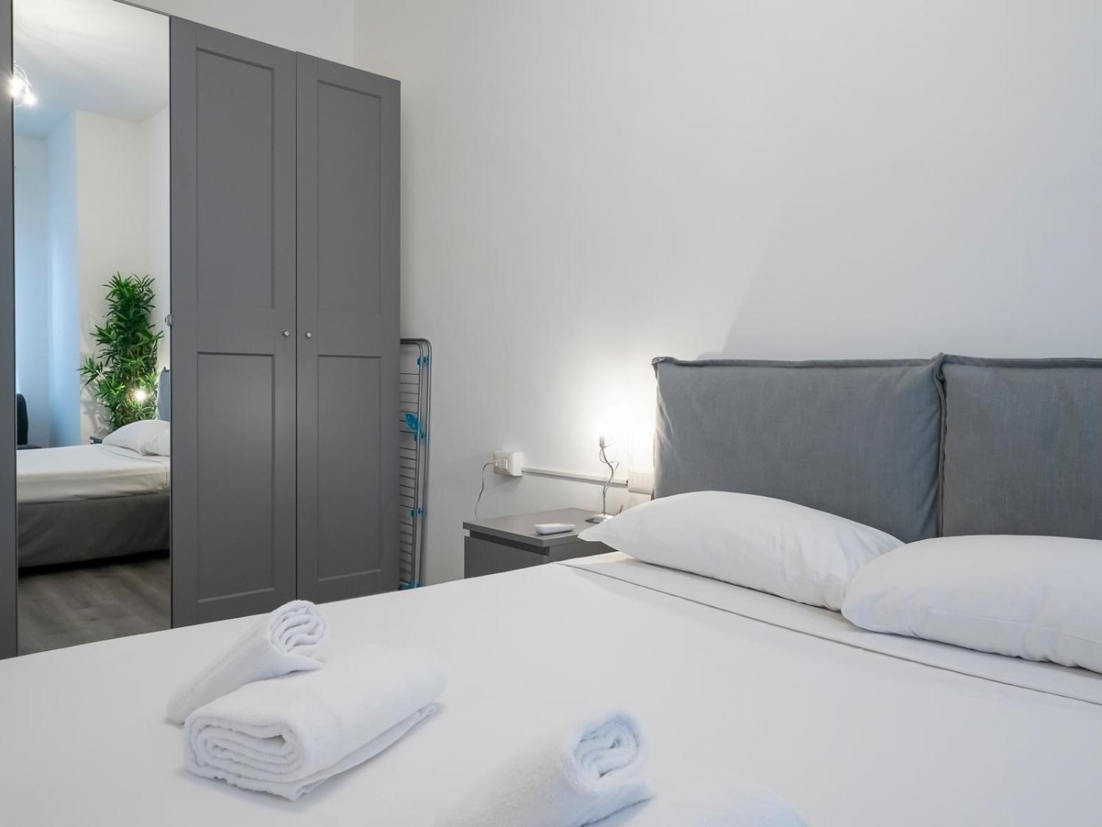 I Host Apartment - Melloni 34 ミラノ エクステリア 写真